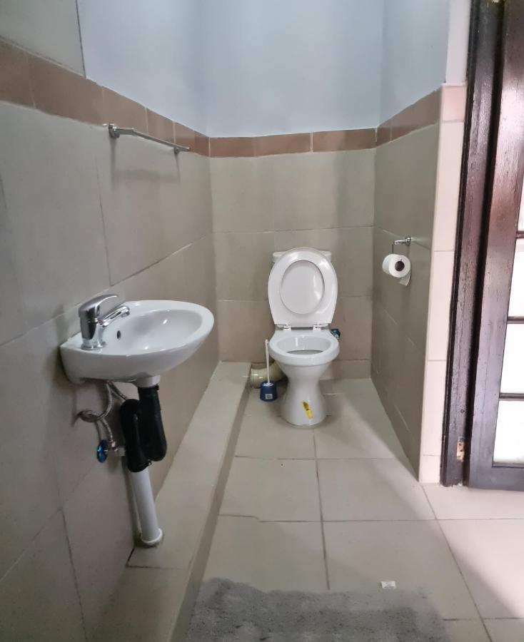 Stay At Home Airport Lodge Kempton Park Eksteriør bilde