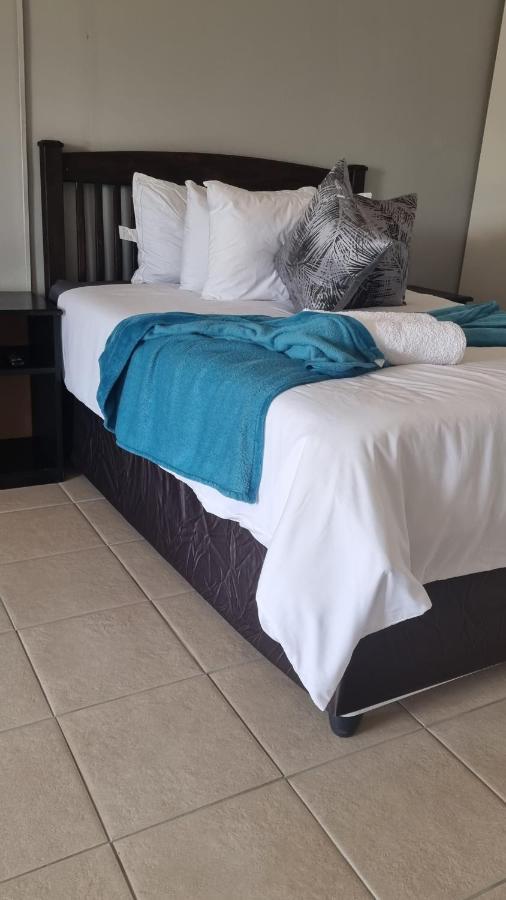 Stay At Home Airport Lodge Kempton Park Eksteriør bilde