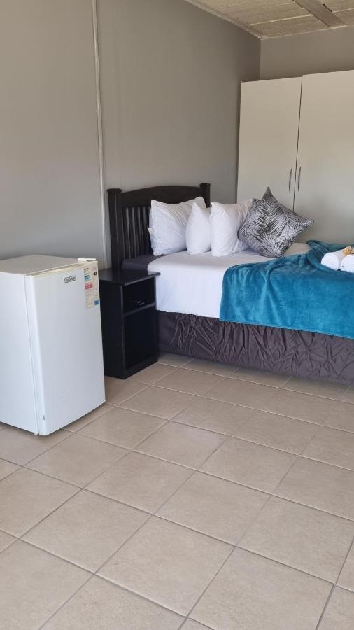 Stay At Home Airport Lodge Kempton Park Eksteriør bilde