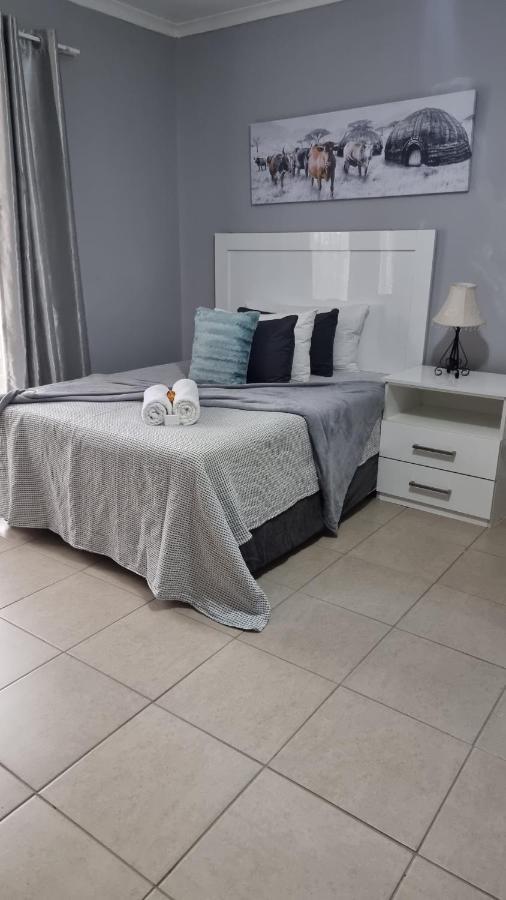 Stay At Home Airport Lodge Kempton Park Eksteriør bilde